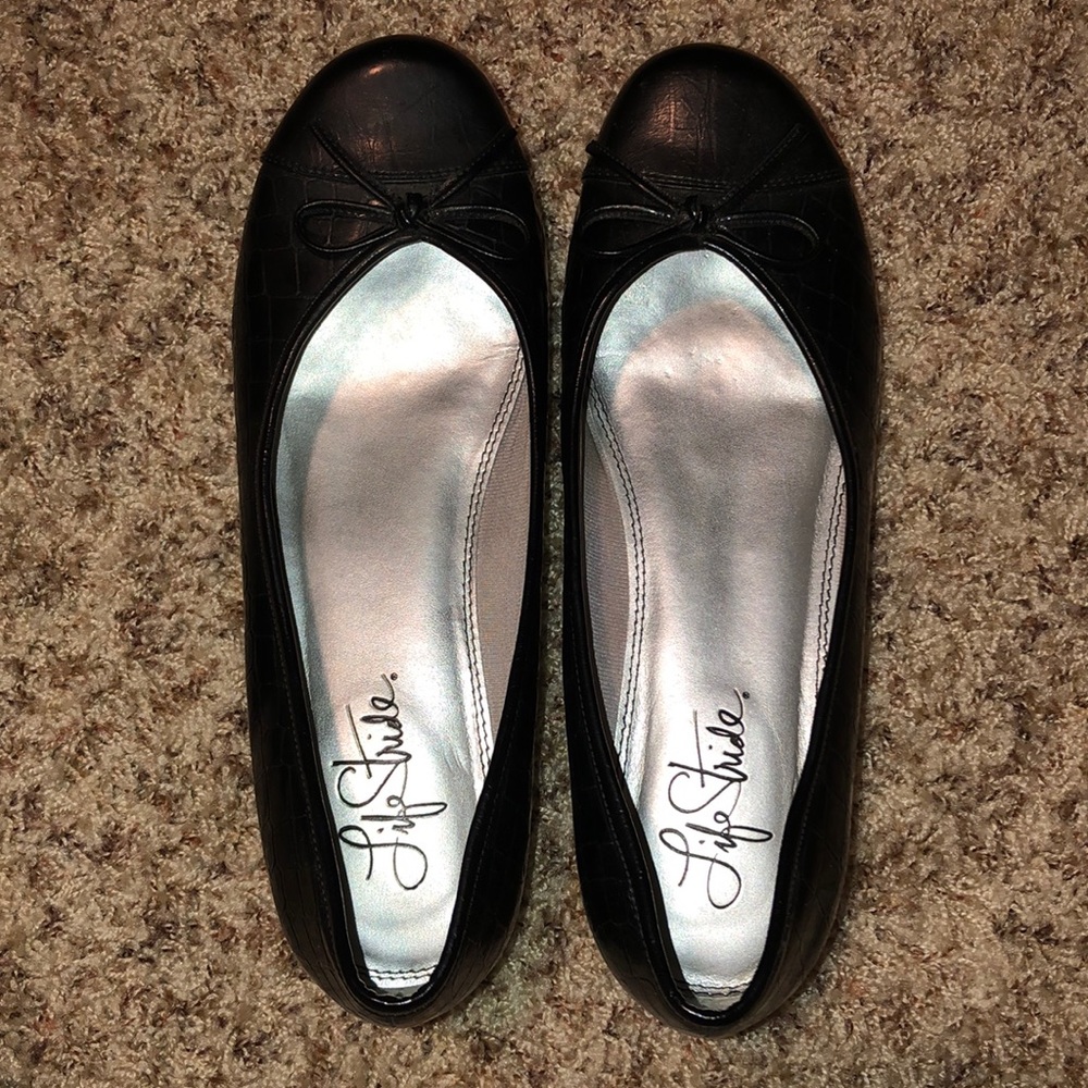 Life Stride Black Flats